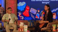 Putri Indonesia 2020, Ayu Maulida Putri bersama Menteri Parekraf Sandiaga Salahuddin Uno pada pameran AKI 2022 yang berlangsung di Lippo Plaza Jember, Jawa Timur. Foto: istimewa