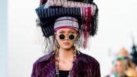 Karya Merdi Sihombing kembali memukau khalayak Internasional dengan koleksi terbarunya “Ulos” di pagelaran Indonesia Now di New York Fashion Week The Shows Spring Summer 23 - 24. Foto: ist.