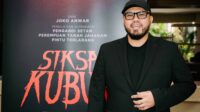 Joko Anwar saat konferensi pers film “Siksa Kubur” di Jakarta, pada Rabu (13/3/2024). Foto: istimewa