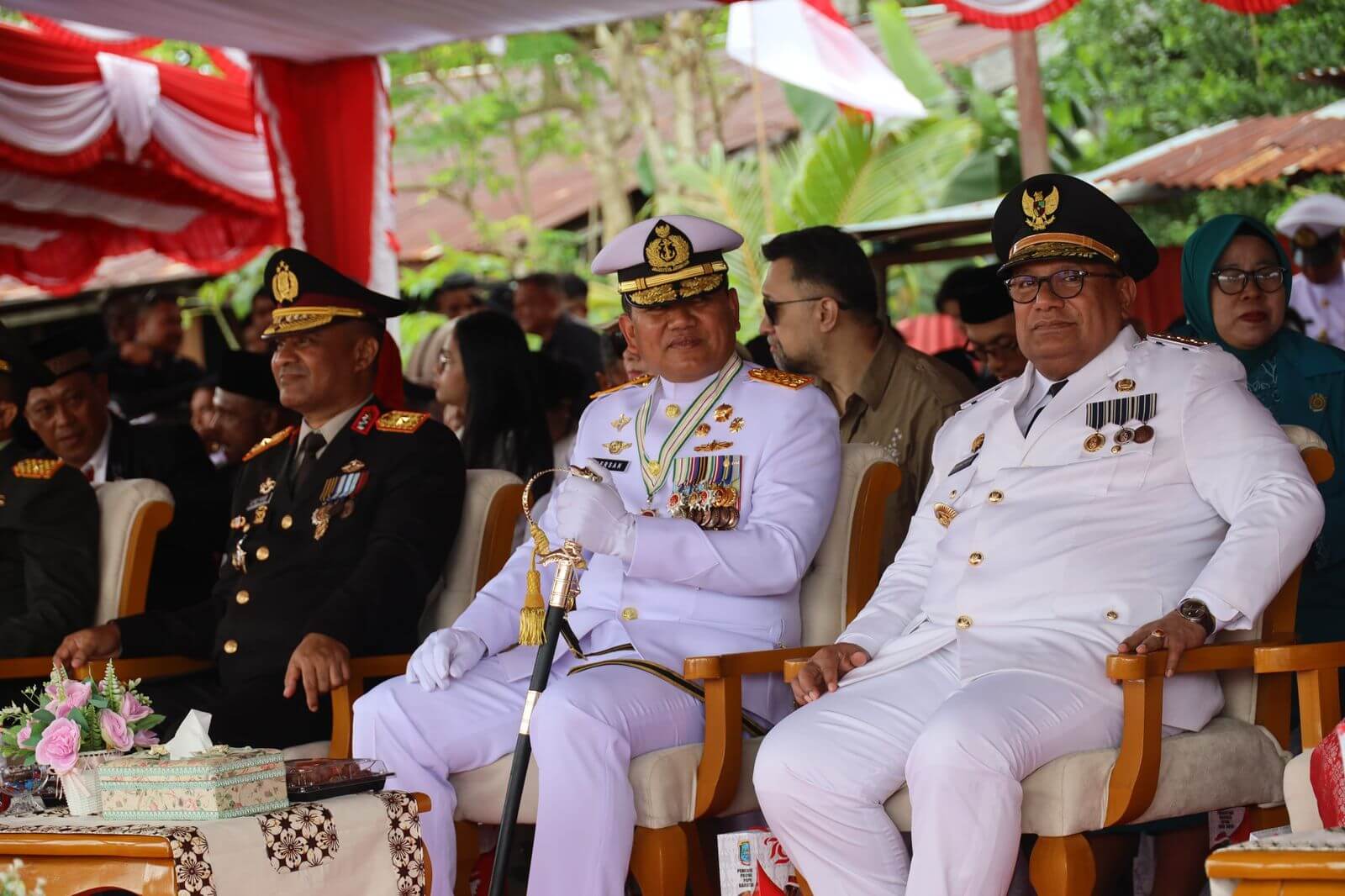 Upacara Peringatan Hari Ulang Tahun (HUT) Republik Indonesia ke-79 di pulau Doom, Sorong, Papua Barat Daya pada Sabtu, (17/8/2024). Foto: Dispen Koarmada III/Letkol Laut (S) Ajik S. S.E.