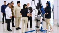 Presiden Prabowo Subianto meninjau fasilitas Gedung Layanan Terpadu dan Institut Neurosains Nasional di Rumah Sakit Pusat Otak Nasional (RSPON) Mahar Mardjono, Jakarta, pada Selasa, 26 Agustus 2025. Foto: BPMI Setpres/Muchlis Jr