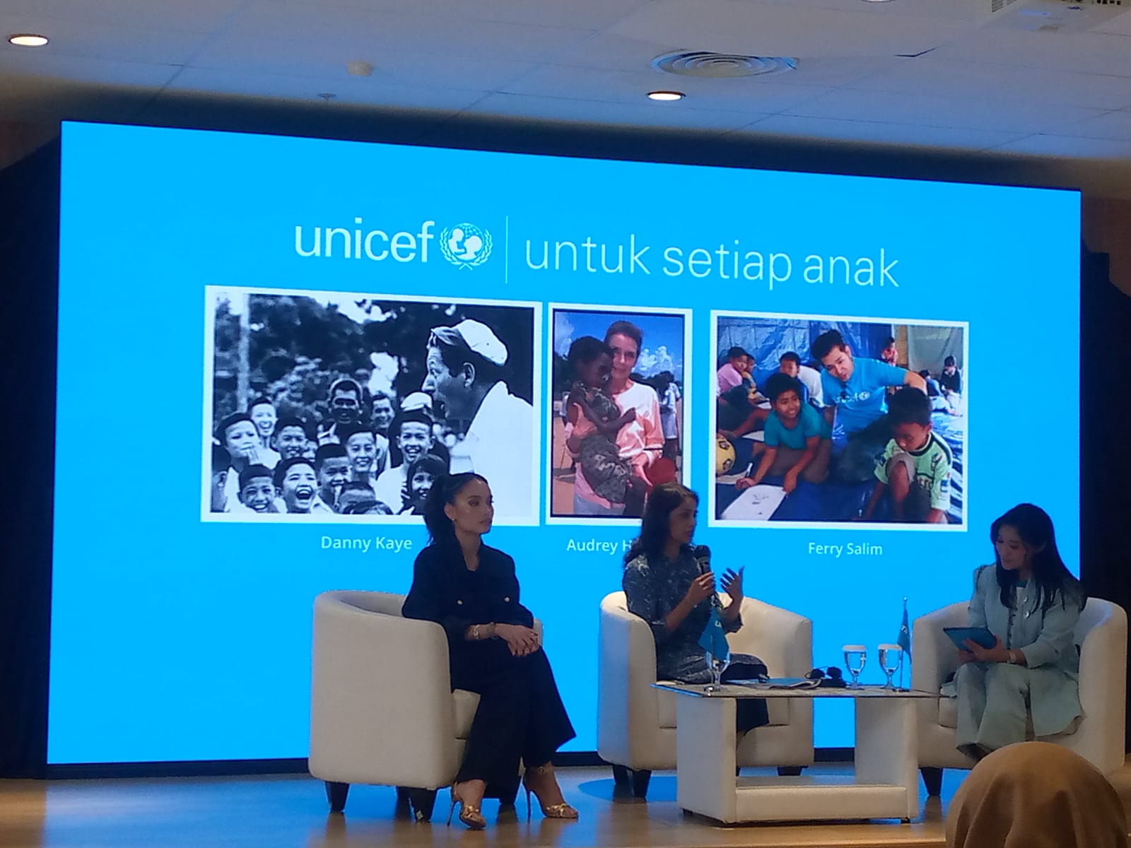 Duta Nasional United Nations Children's Fund (UNICEF) 2026, Cinta Laura Kiehl bersama perwakilan UNICEF di Indonsia, Maniza Zaman. Foto: pelita.co.id/Mulyono Sri Hutomo