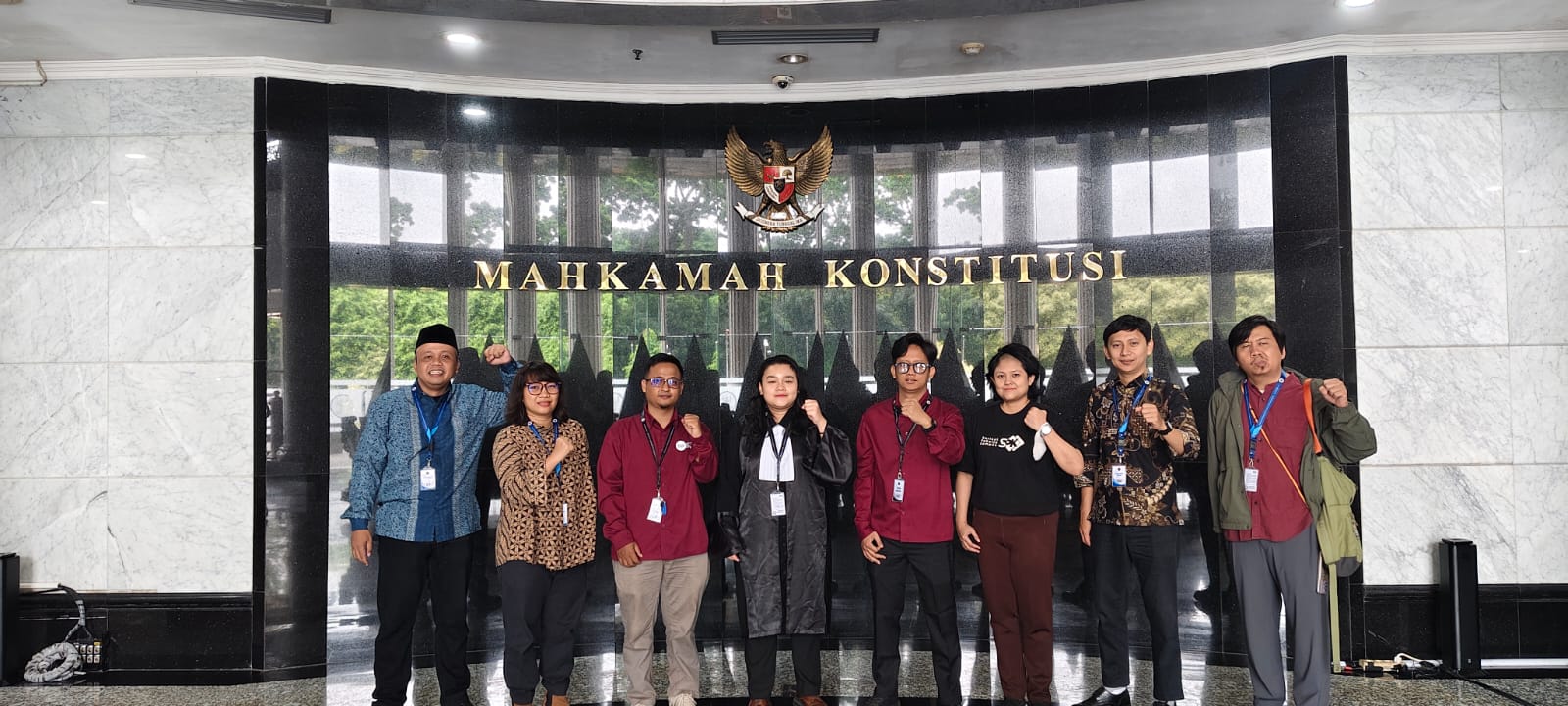 Pengurus dan anggota Serikat Pekerja Kampus usai mengikuti Sidang Pleno Pengujian Materiil atas Undang-Undang Nomor 14 Tahun 2005 tentang Guru dan Dosen dengan agenda mendengarkan keterangan Presiden dan Dewan Perwakilan Rakyat (DPR), Rabu (18/2/2026). Foto: istimewa