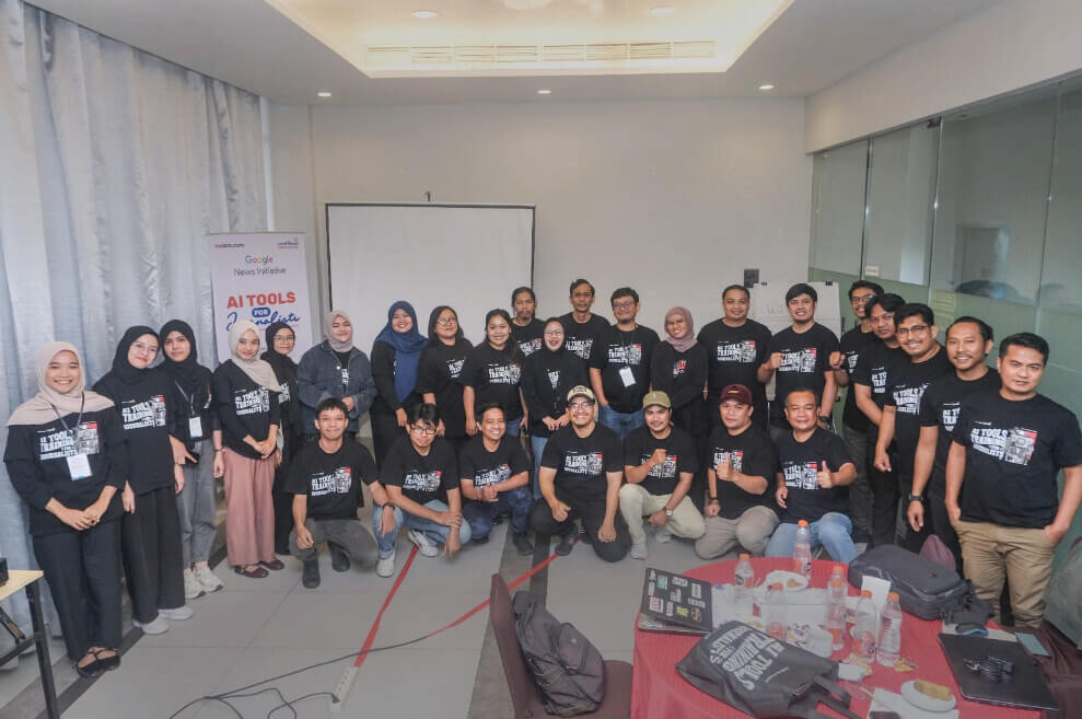 Suara.com bekerja sama dengan Local Media Community (LMC) dan dukungan penuh Google News Initiative (GNI) menyelenggarakan workshop “AI Tools Training for Journalists” di Amaris Hotel Pettarani, Makassar, Sulawesi Selatan, pada 2–3 Februari 2026. Foto: istimewa