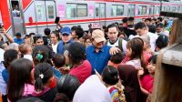 Prabowo Subianto blusukan ke kawasan Senen Presiden Prabowo Subianto menyapa warga di Kawasan Senen, Jakarta Pusat, pada Kamis, 26 Maret 2026. Foto: BPMI Setpres/Cahyo