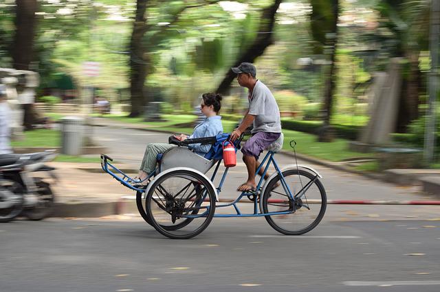 Ilustrasi Transportasi Jakarta yang yang Hampir Punah