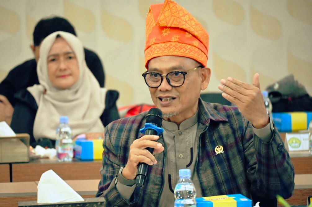 Anggota Komisi X DPR RI, Abdul Fikri Faqih, saat mengikuti Kunjungan Kerja Spesifik Bidang Pendidikan Tinggi Komisi X DPR RI di Universitas Riau (UNRI), Pekanbaru, Riau (9/4/2026). Foto: Pdt/Karisma