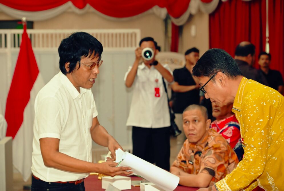 Wakil Ketua Badan Aspirasi Masyarakat (BAM) DPR RI, Adian Napitupulu saat memimpin Kunjungan Kerja BAM DPR RI di Pekanbaru, Kamis (16/4/2026). Foto : SSB/Andri