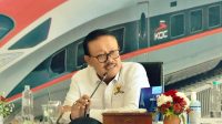 Anggota Komisi VI DPR RI, Gde Sumarjaya saat memimpin Kunjungan Kerja Spesifik Komisi VI DPR RI di Stasiun Kereta Cepat Tegalluar, Bandung, Rabu (15/4/2026). Fioto : Adi/Andri