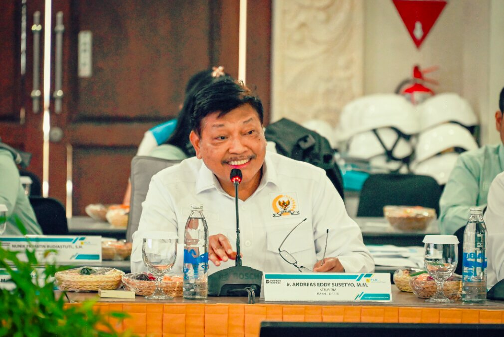 Ketua Badan Akuntabilitas Keuangan Negara (BAKN) DPR RI, Andreas Eddy Susetyo, saat melakukan pertemuan BAKN DPR RI dengan jajaran PLN Group di Denpasar, Bali, Senin (4/5/2026). Foto : Aisyah/Alma