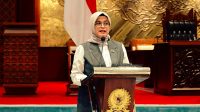 Kepala Biro Persidangan I Setjen DPR RI, Arini Wijayanti dalam Sosialisasi Peraturan Pemerintah Nomor 94 Tahun 2021 tentang Disiplin Pegawai Negeri Sipil dan Penganugerahan Pegawai Teladan di Kompleks Parlemen, Jakarta, Senin (5/5/2026). Foto : Sari/Andri