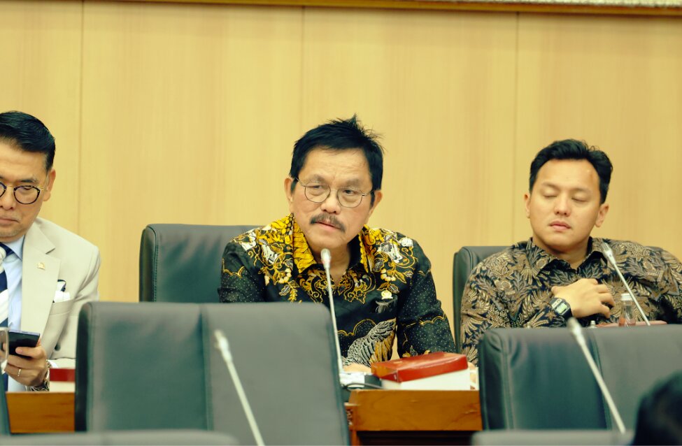 Anggota Komisi XII DPR RI, Ramson Siagian dalam Rapat Dengar Pendapat (RDP) Komisi XII DPR RI bersama jajaran direksi PT Pertamina Hulu Energi, Senin (25/05/2026). Foto: Jaka/Mahendra