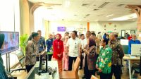 Menteri Pendayagunaan Aparatur Negara dan Reformasi Birokrasi (MenPAN-RB) RI, Rini Widyantini melakukan kunjungan ke Mall Pelayanan Publik DKI Jakarta pada Kamis, (11/6/2026). Foto: Tiyo Surya Sakti - Beritajakarta.id