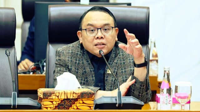 Ketua Komisi VII DPR RI Saleh Partaonan Daulay, dalam Rapat Kerja Komisi VII DPR RI dengan Menteri UMKM di Kompleks Parlemen Senayan, Jakarta, Rabu (15/7/2026). Foto: Farhan/Karisma