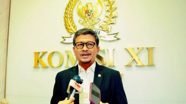 Anggota Komisi XI DPR RI, Amin Ak, saat ditemui Parlementaria di Gedung Nusantara II, Senayan, Jakarta. Foto: Mario/Karisma