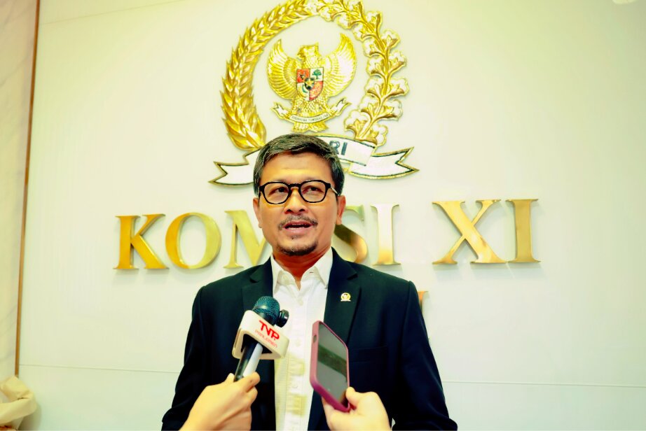 Anggota Komisi XI DPR RI, Amin Ak, saat ditemui Parlementaria di Gedung Nusantara II, Senayan, Jakarta. Foto: Mario/Karisma