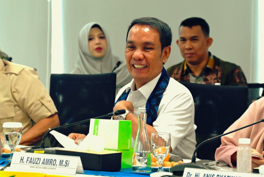 Wakil Ketua Komisi XI DPR RI, Fauzi Amro saat memimpin pertemuan dengan DJP Banten pada Kunjungan Spesifik Komisi XI di KPP Madya Tangerang, Banten, Jumat (28/8/2026). Foto: Rizki/Arifman