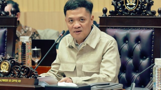 Ketua Komisi III DPR RI, Habiburokhman saat Rapat Dengar Pendapat Umum (RDPU) bersama Juniver Girsang dan Maqdir Ismail di Gedung Nusantara II, DPR RI, Senayan, Jakarta, Senin (3/8/2026). Foto : Devi/Andri