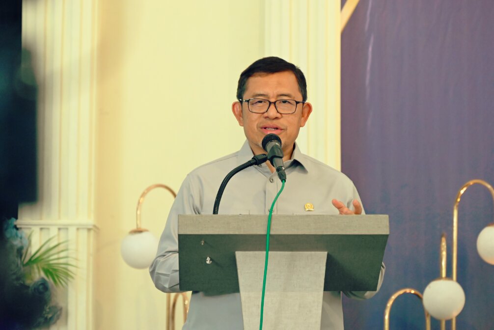 Ketua Badan Aspirasi Masyarakat (BAM) DPR RI, Ahmad Heryawan saat mengikuti Festival Aspirasi terkait Kesejahteraan Petani Bawang Putih dan Tembakau di Kabupaten Temanggung, Jawa Tengah, Senin (21/9/2026). Foto : Galuh/Karisma