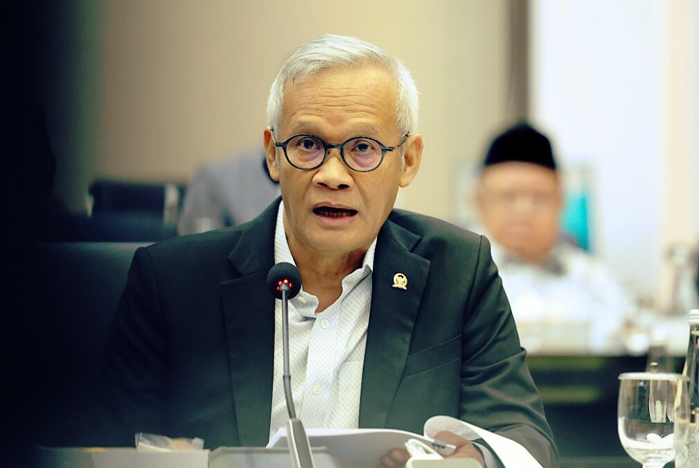 Anggota Baleg DPR RI, Aria Bima dalam RDPU Baleg DPR RI dengan sejumlah narasumber terkait penyusunan RUU Reforma Agraria di Ruang Rapat Baleg, Kompleks Parlemen, Senayan, Jakarta, Senin (14/9/2026). Foto : Arifman/Andri