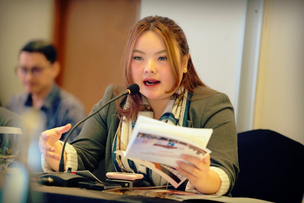 Anggota Komisi XI DPR RI, Hillary Brigitta Lasut saat pertemuan dengan OJK dalam Kunjungan Kerja Spesifik Komisi XI DPR RI ke Manado, Sulawesi Utara, Jumat (18/9/2026). Foto: Mario/sai