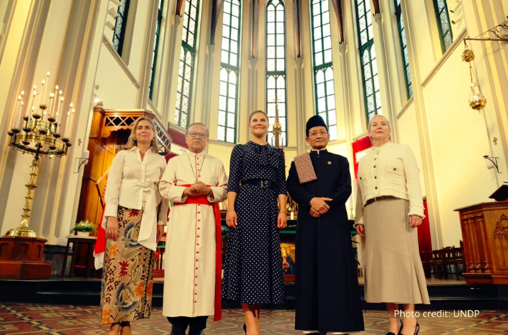 Duta Kehormatan (Goodwill Ambassador) UNDP, Yang Mulia Putri Mahkota Victoria didampingi oleh Menteri Agama Republik Indonesia, Prof. Dr. KH. Nasaruddin Umar, saat mengunjungi Masjid Istiqlal dan Gereja Katedral Jakarta. Foto: istimewa