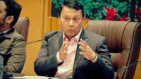 Anggota DPR RI Mardani Ali Sera saat diskusi Dialektika Demokrasi bertema “Mengupas Dua Tahun Pemerintahan Prabowo, Kebijakan yang Berpihak pada Rakyat, Ekonomi Kuat, hingga Kemandirian Nasional” di Kompleks Parlemen, Senayan, Jakarta, Kamis (22/10/2026). Foto: Mario/mrs